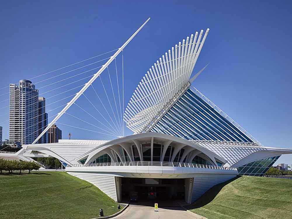 Wings Over Lake Michigan: Inside the Iconic Milwaukee Art Museum